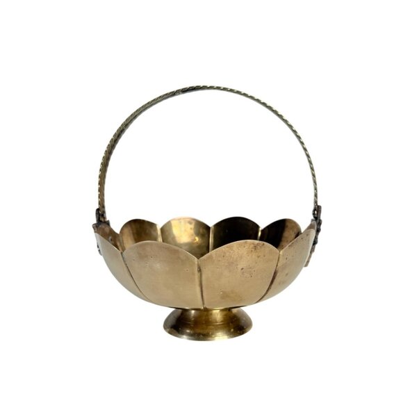 Brass Pedestal Lotus Bowl VTG 80s Footed Regency Kitchen Home Decor Metalware - Picture 11 of 12